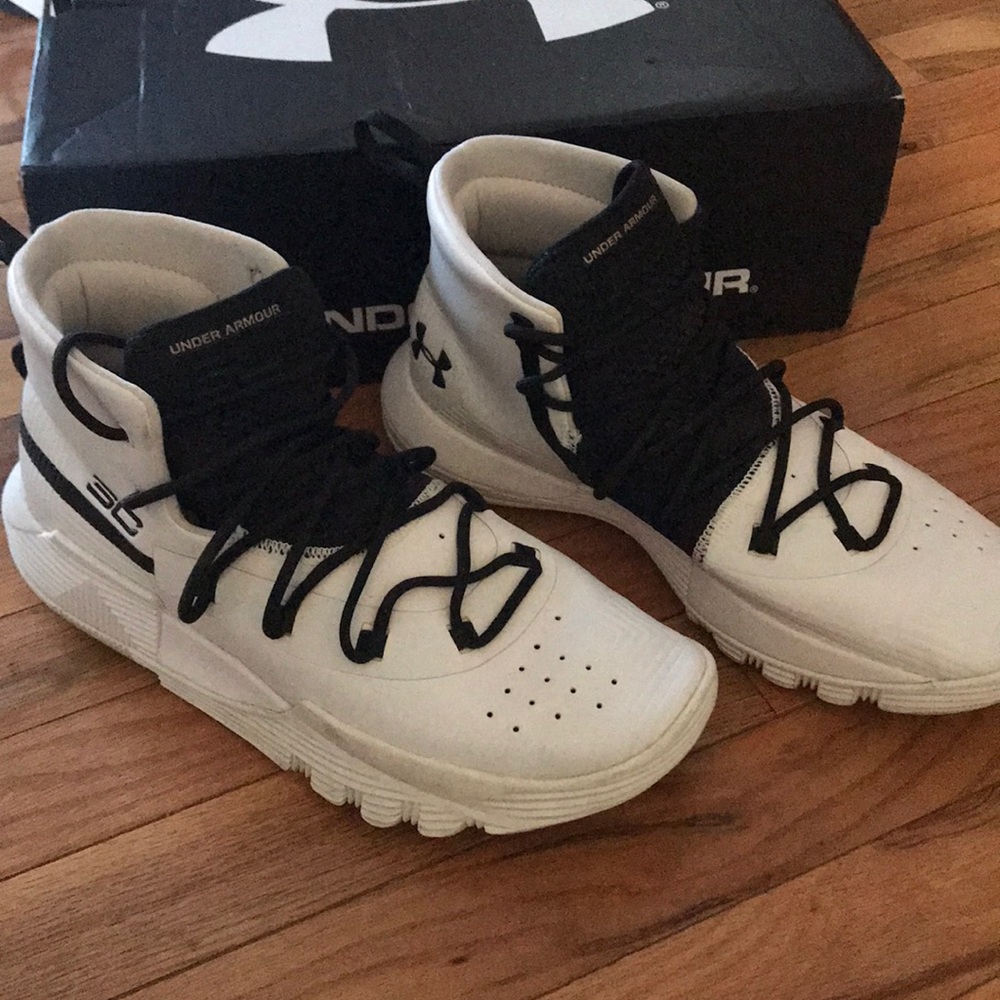 UNDER ARMOUR - SC basketball shoes Mens Size 9